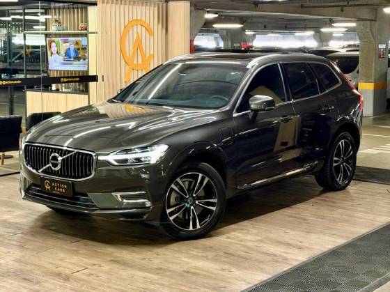 VOLVO XC60 2.0 T8 HYBRID MOMENTUM AWD GEARTRONIC VOLVO XC60 2.0 T8 HYBRID MOMENTUM AWD GEARTRONIC